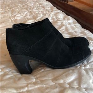 Antelope black suede ankle boots